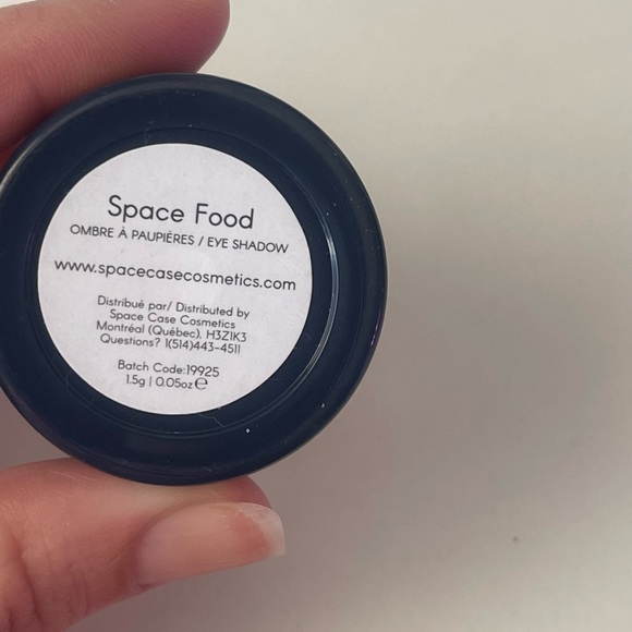 Space case eyeshadow- Brand new - Picture 4 of 4